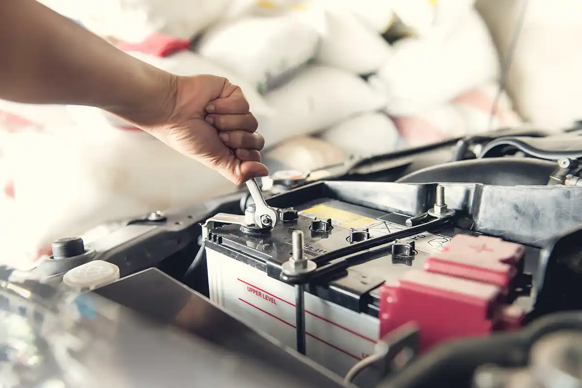 Cómo mantener la batería de tu auto en buen estado durante el verano