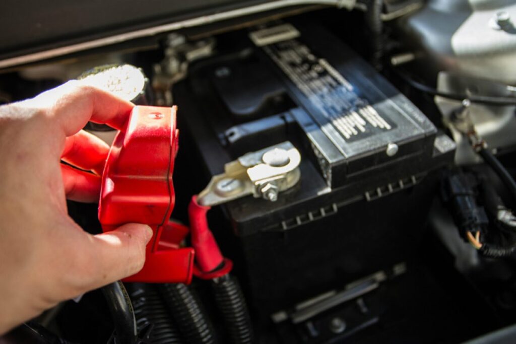 Herramientas recomendadas para el cuidado de baterías de autos