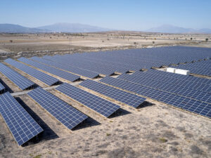 Baterías de recarga solar: beneficios y limitaciones en autos